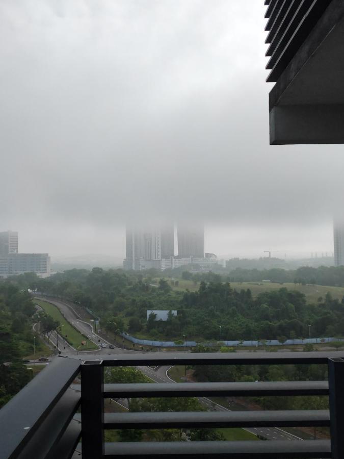 D Bunga مسلم Homestay Pool View Legoland Nusajaya 누사자야 외부 사진