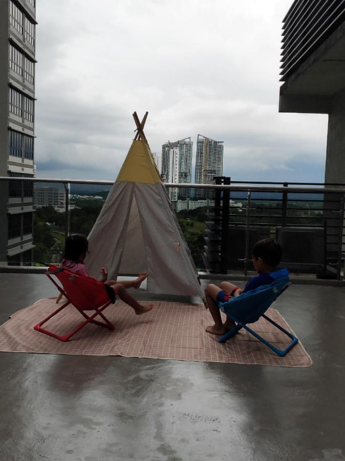 D Bunga مسلم Homestay Pool View Legoland Nusajaya 누사자야 외부 사진