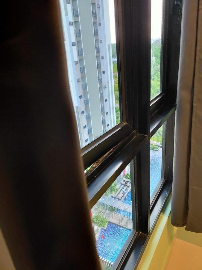 D Bunga مسلم Homestay Pool View Legoland Nusajaya 누사자야 외부 사진