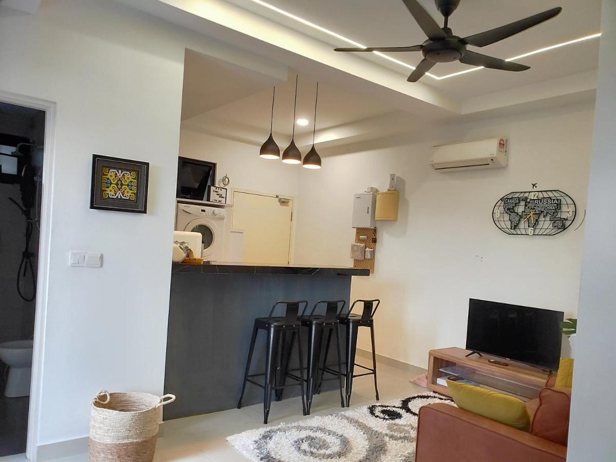 D Bunga مسلم Homestay Pool View Legoland Nusajaya 누사자야 외부 사진