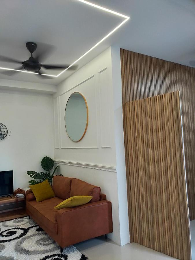 D Bunga مسلم Homestay Pool View Legoland Nusajaya 누사자야 외부 사진