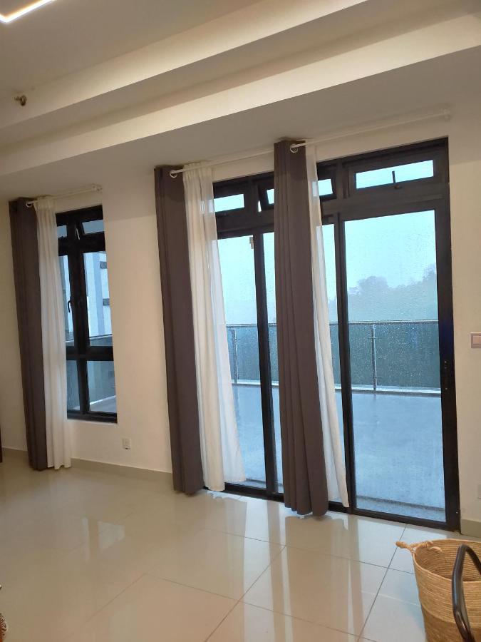 D Bunga مسلم Homestay Pool View Legoland Nusajaya 누사자야 외부 사진
